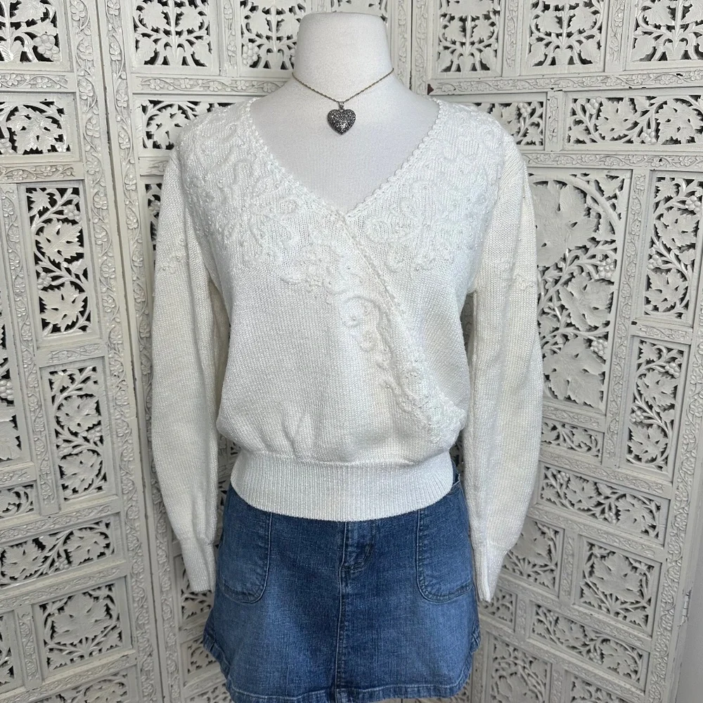 Vintage Jaclyn Smith Ivory‎ Floral Embroidered Pearl V Neck Faux Wrap Sweater